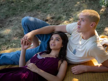 Tom Blyth y Rachel Zegler en 'Balada de pájaros cantores y serpientes' Tom Blyth y Rachel Zegler en 'Balada de pájaros cantores y serpientes'