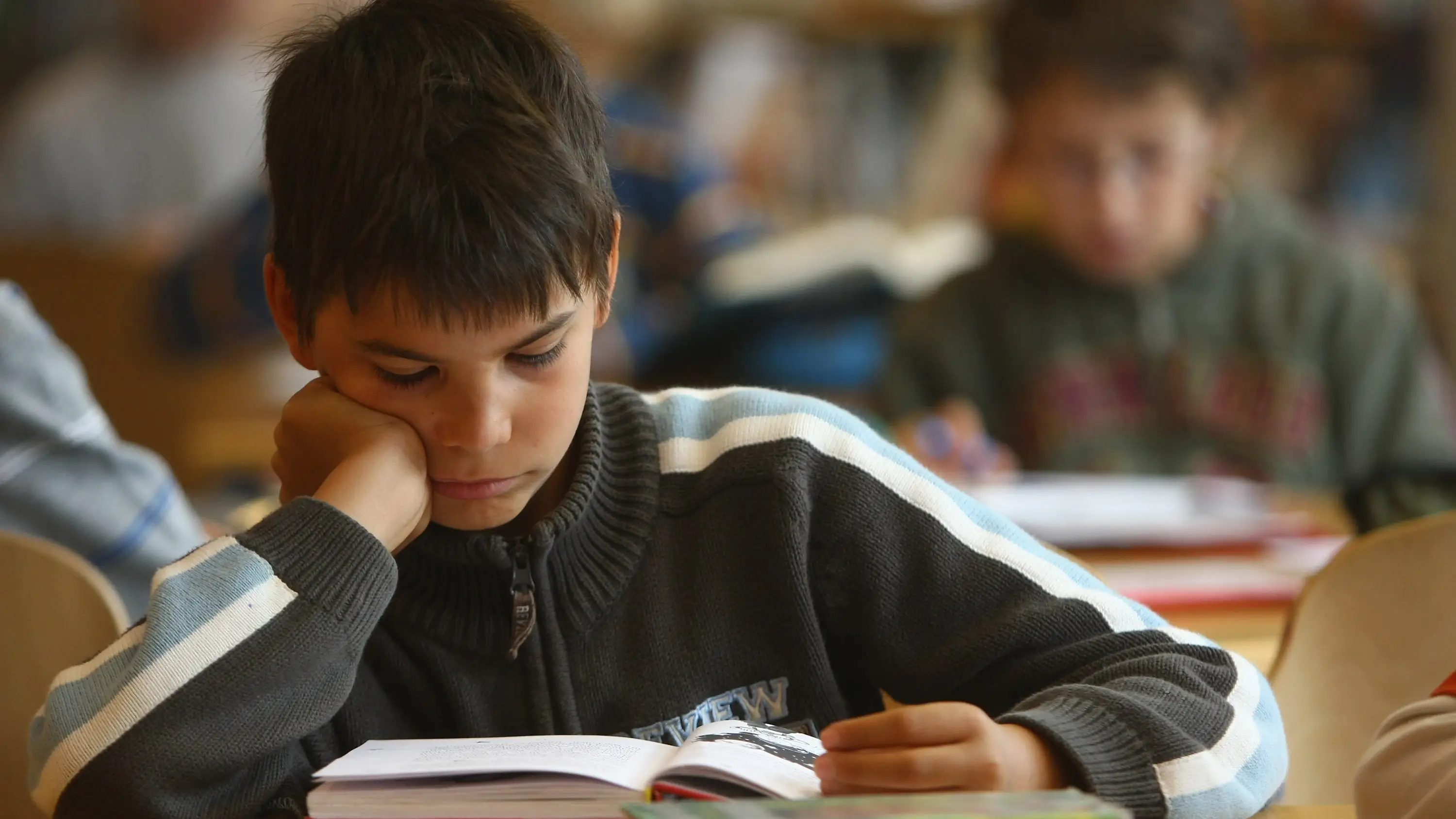 En 2017 había en el mundo 250 millones de niños sin saber leer ni escribir. En 2017 había en el mundo 250 millones de niños sin saber leer ni escribir.