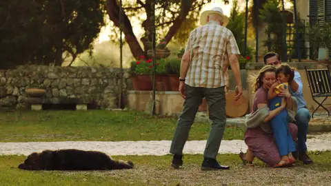 El nuevo caso de Max y Miranda: una bodega, un perro muerto y un asesinato antiguo por resolver El nuevo caso de Max y Miranda: una bodega, un perro muerto y un asesinato antiguo por resolver