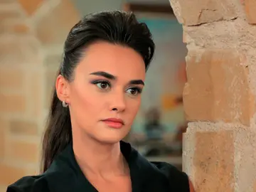 ¡Ümit irrumpe en la fiesta de Demir y Züleyha! ¿Qué hará allí? ¡Ümit irrumpe en la fiesta de Demir y Züleyha! ¿Qué hará allí?