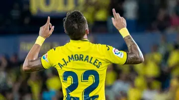 José Luis Morales, del Villarreal, celebra uno de sus goles contra el Hadjuk Split en la ida del playoff de la Conference League José Luis Morales, del Villarreal, celebra uno de sus goles contra el Hadjuk Split en la ida del playoff de la Conference League