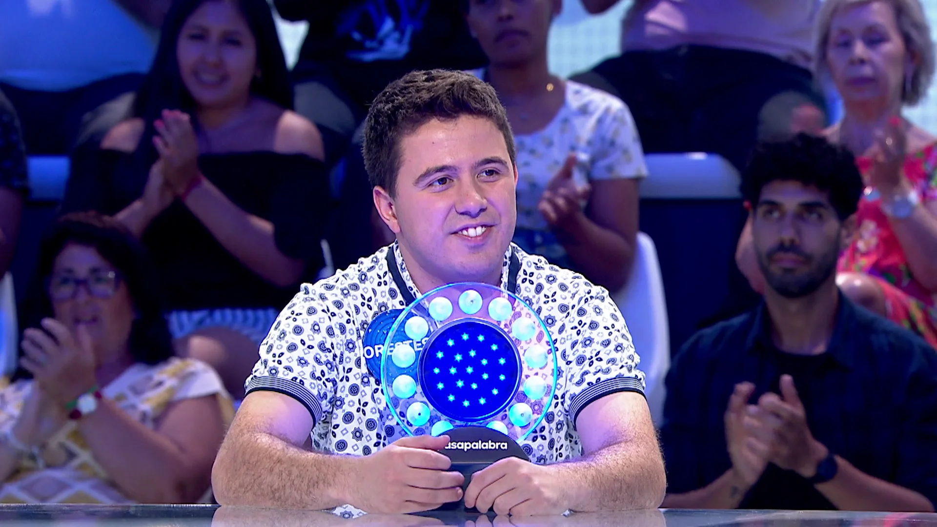 El esperanzador mensaje de Orestes tras cantar &lsquo;Over the rainbow&rsquo; en &lsquo;La Pista&rsquo; 