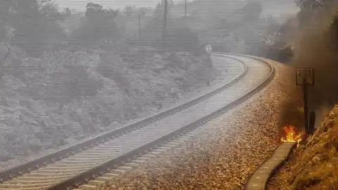 El parte de Adif sobre lo ocurrido en el tren envuelto en llamas El parte de Adif sobre lo ocurrido en el tren envuelto en llamas
