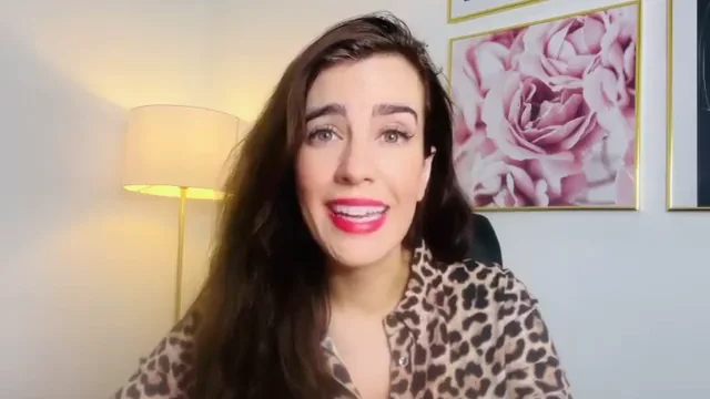 Lara Ferreiro, psicóloga. Lara Ferreiro, psicóloga.