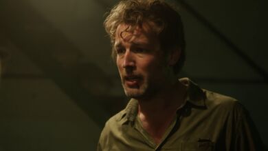 Max salva a Miranda tras descubrir que el expolicía es culpable de la muerte de Gabriela