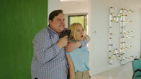 Más tensión que nunca: ¡La detective Miranda, como rehén, teme por su vida! Más tensión que nunca: ¡La detective Miranda, como rehén, teme por su vida!