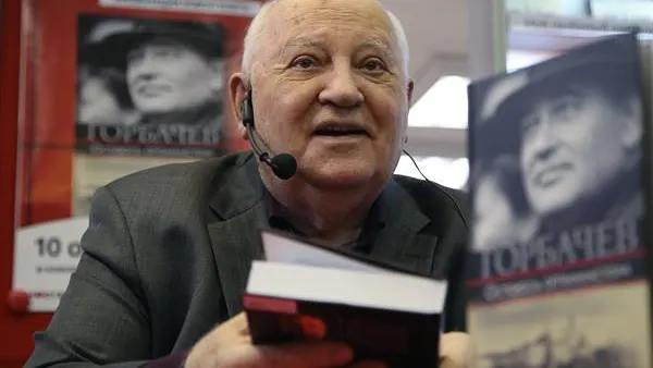 Mijaíl Gorbachov, durante una presentación de un libro escrito por él, años después de la caída de la URSS Mijaíl Gorbachov, durante una presentación de un libro escrito por él, años después de la caída de la URSS