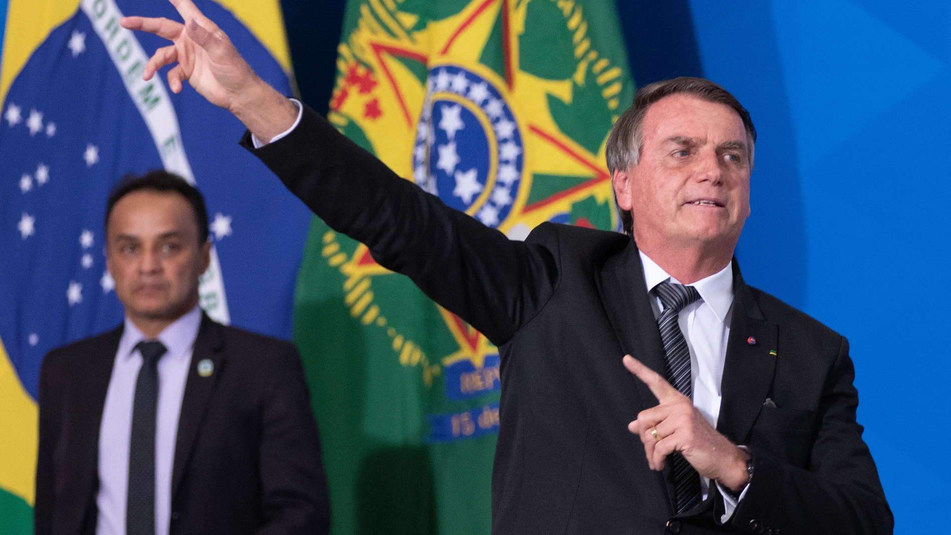 Bolsonaro pierde su página web que ahora incluye ataques contra él