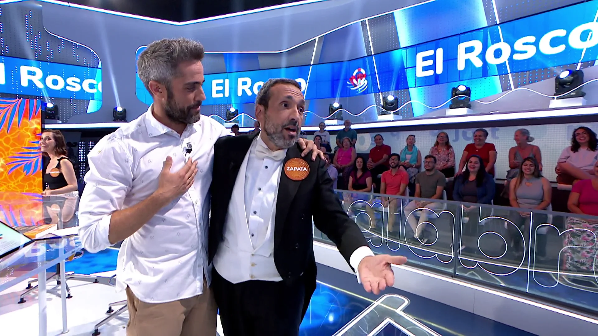 Una actuaci&oacute;n inolvidable: Zapata dirige al p&uacute;blico de &lsquo;Pasapalabra&rsquo; cantando &lsquo;O sole mio&rsquo;