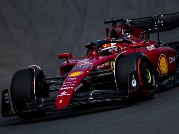 Ferrari domina, Mercedes asoma y Red Bull 'defrauda' en los libres 2 del GP de Países Bajos