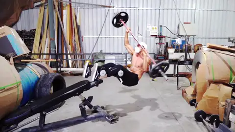 Hon Cui, el creador del 'fitness casero' que ya se ha hecho viral en China Hon Cui, el creador del 'fitness casero' que ya se ha hecho viral en China