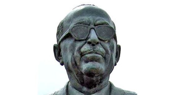 Busto de Mat&iacute;as Prats Ca&ntilde;ete