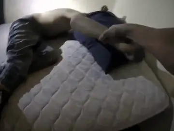 Aprieta el gatillo tras confundir el vapeador con un arma Aprieta el gatillo tras confundir el vapeador con un arma