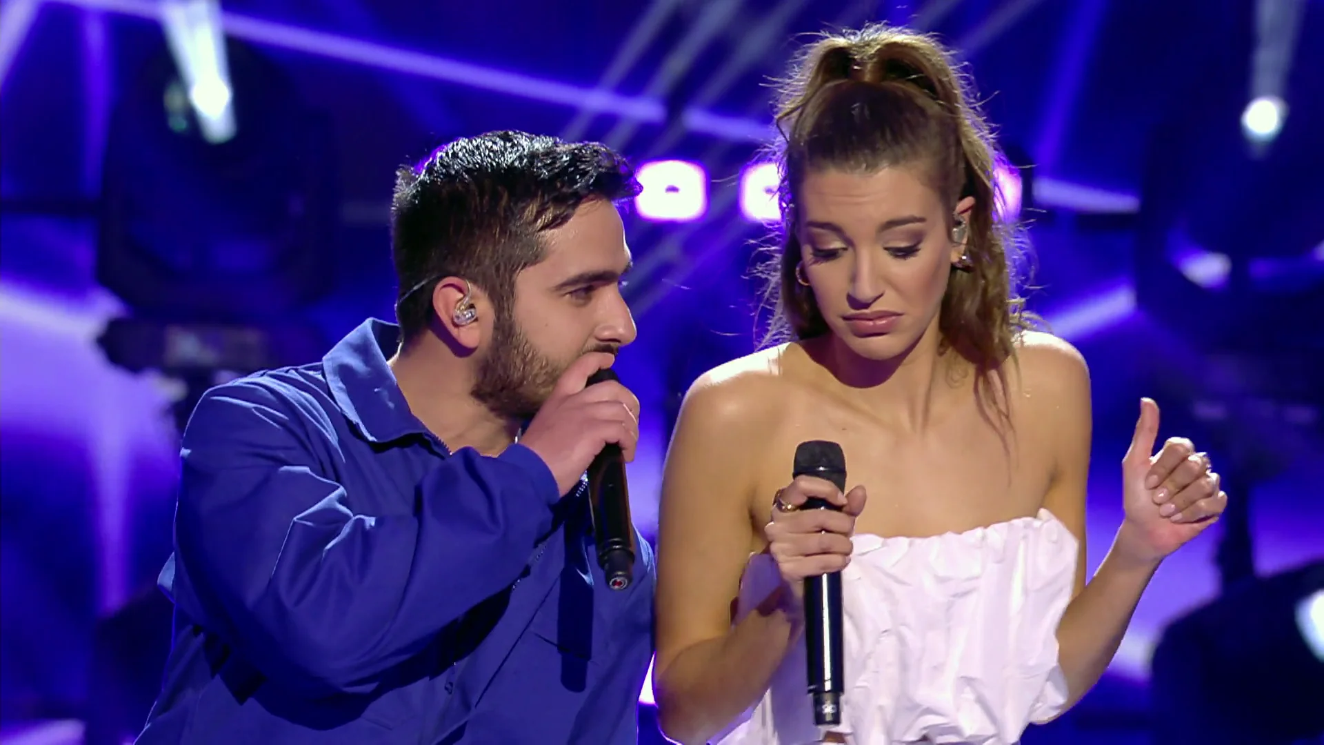 El numerazo de Ana Guerra cantando ‘Lo malo’ con el limpiacristales: ¿dejará mancha en su carrera? El numerazo de Ana Guerra cantando ‘Lo malo’ con el limpiacristales: ¿dejará mancha en su carrera?