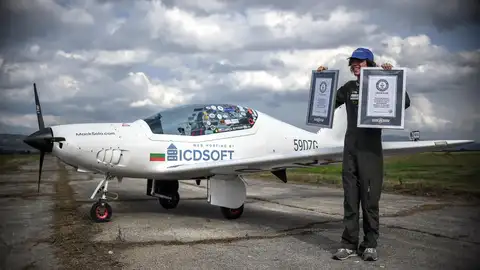 Mack Rutherford, con sus dos récords Guinness Mack Rutherford, con sus dos récords Guinness