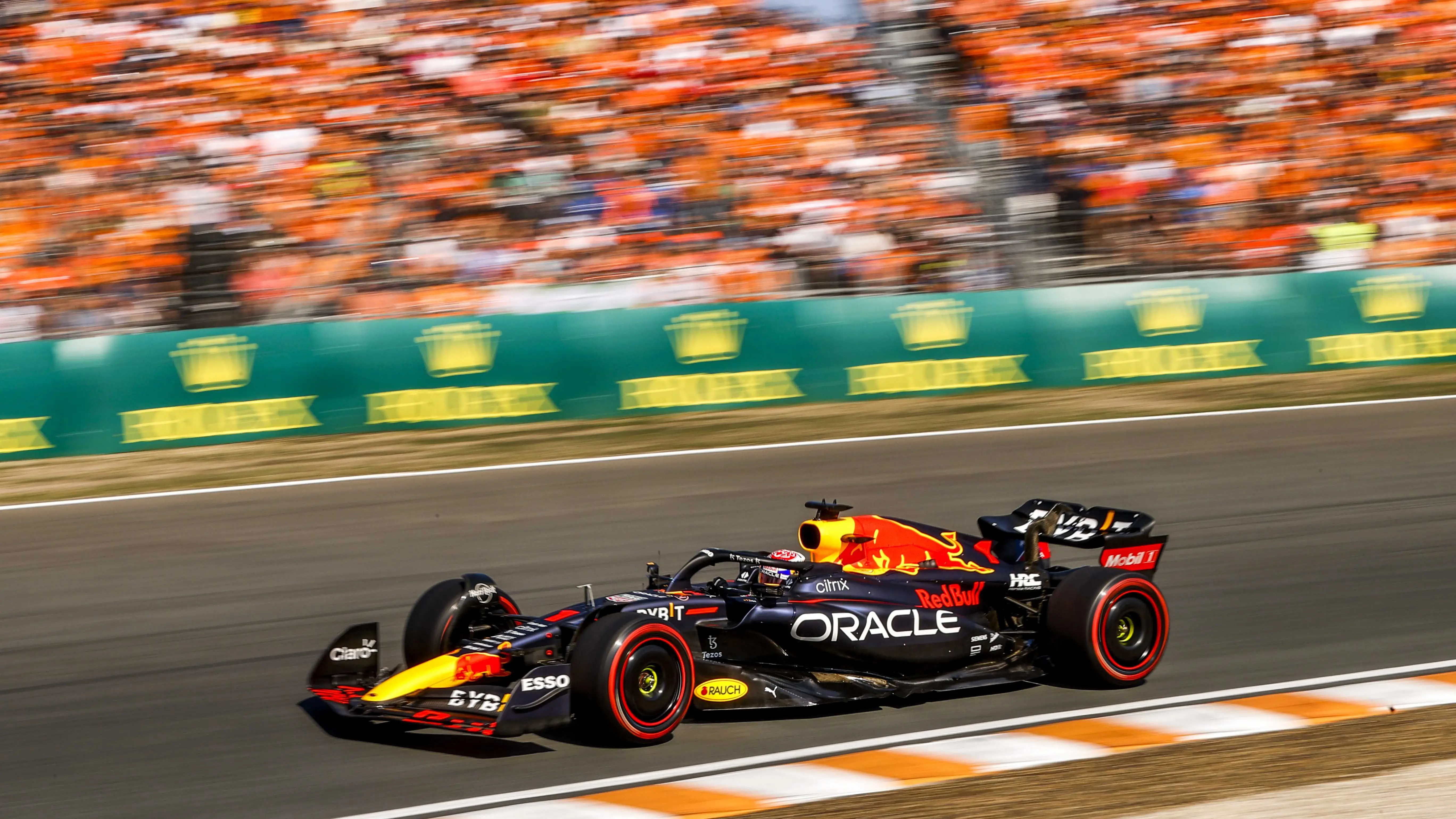 Verstappen le roba la pole a Leclerc por 21 mil&eacute;simas en su circuito, Sainz es 3&ordm; y Alonso saldr&aacute; 13&ordm;