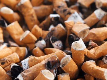 Imagen de archivo de colillas de tabaco