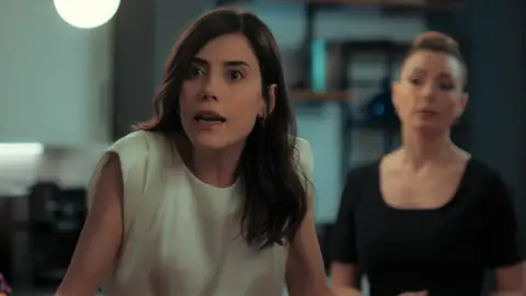 Asya da un paso más en su venganza con un nuevo plan para acabar con Volkan Asya da un paso más en su venganza con un nuevo plan para acabar con Volkan