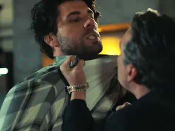 Volkan se enfrenta a Onur y le amenaza: “No te vuelvas a acercar ni a Asya ni a Derin” Volkan se enfrenta a Onur y le amenaza: “No te vuelvas a acercar ni a Asya ni a Derin”