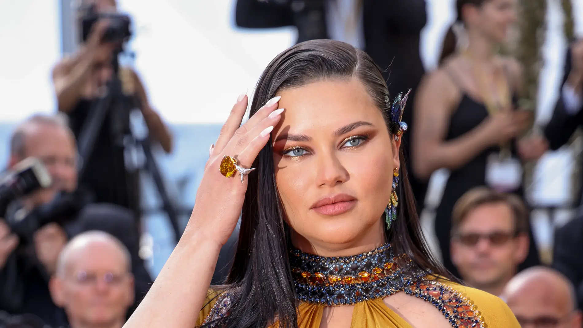 Adriana Lima da a luz a su tercer hijo el porqué del peculiar nombre