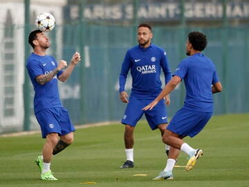 Leo Messi y Neymar, en un entrenamiento del PSG