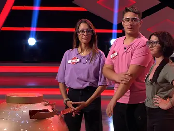La increíble primera bomba final en ‘Boom’ de ‘Curritos a la Bbq’: ¡Se quedan a tres de los 4.145.000 euros! La increíble primera bomba final en ‘Boom’ de ‘Curritos a la Bbq’: ¡Se quedan a tres de los 4.145.000 euros!