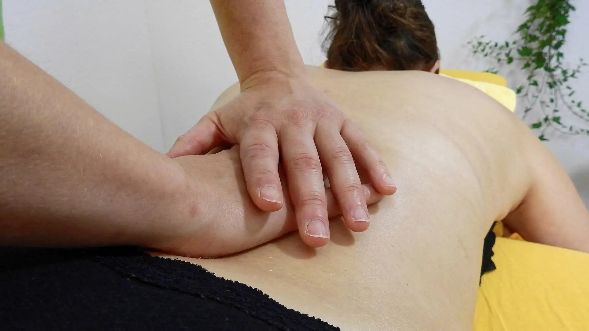 Aprovechó su condición de fisioterapeuta para abusar sexualmente de una menor Aprovechó su condición de fisioterapeuta para abusar sexualmente de una menor