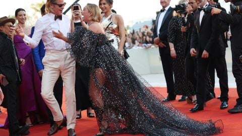 Chris Pine y Florence Pugh en el Festival de Venecia