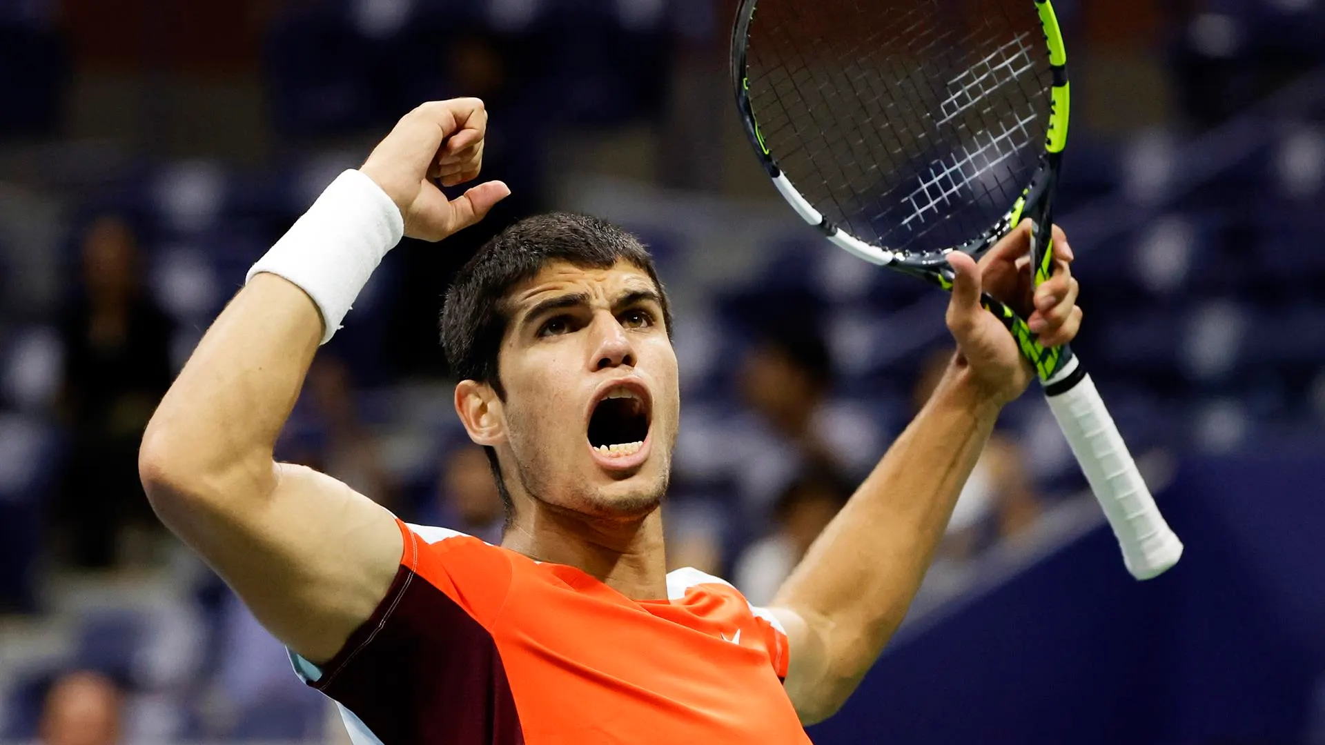 Carlos Alcaraz celebra un punto ante Cilic en el US Open Carlos Alcaraz celebra un punto ante Cilic en el US Open