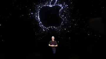 El director ejecutivo de Apple, Tim Cook, habla en el Teatro Steve Jobs, durante el acto de presentación 