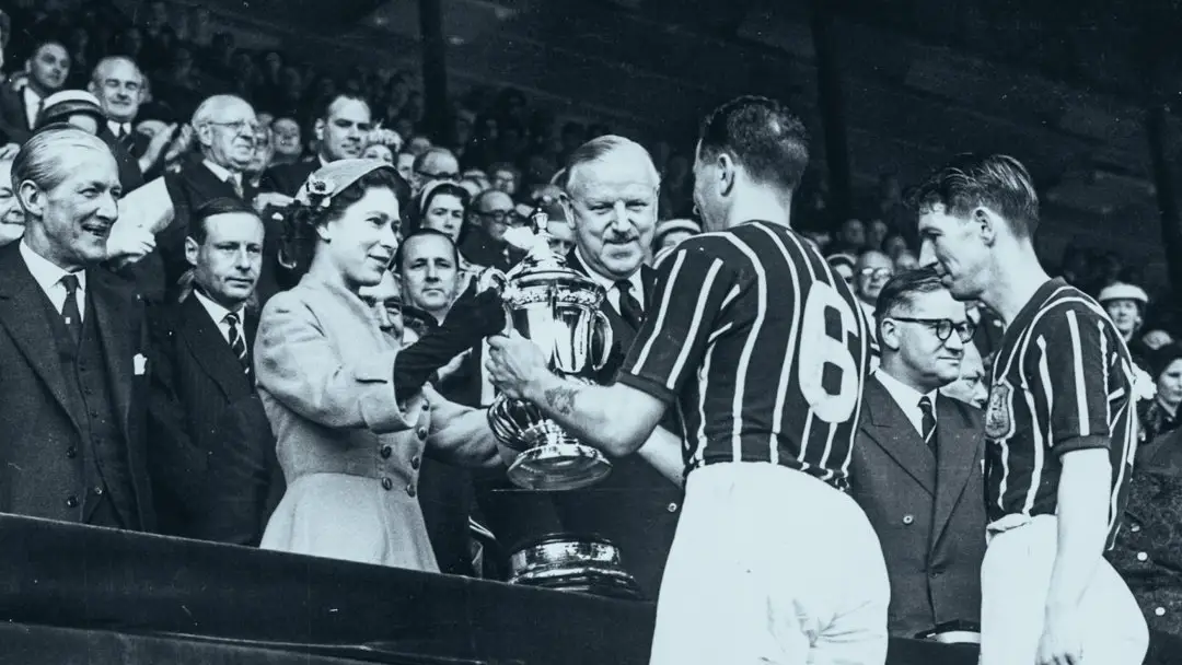 El fútbol inglés, de luto por el fallecimiento de la reina Isabel II El fútbol inglés, de luto por el fallecimiento de la reina Isabel II