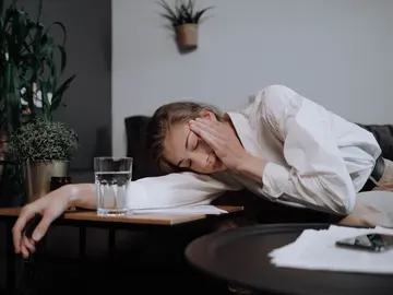 Chica cansada Chica cansada