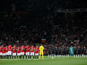 Minuto de silencio en Old Trafford por la muerte de Isabel II Minuto de silencio en Old Trafford por la muerte de Isabel II