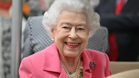 Reina Isabel II Reina Isabel II