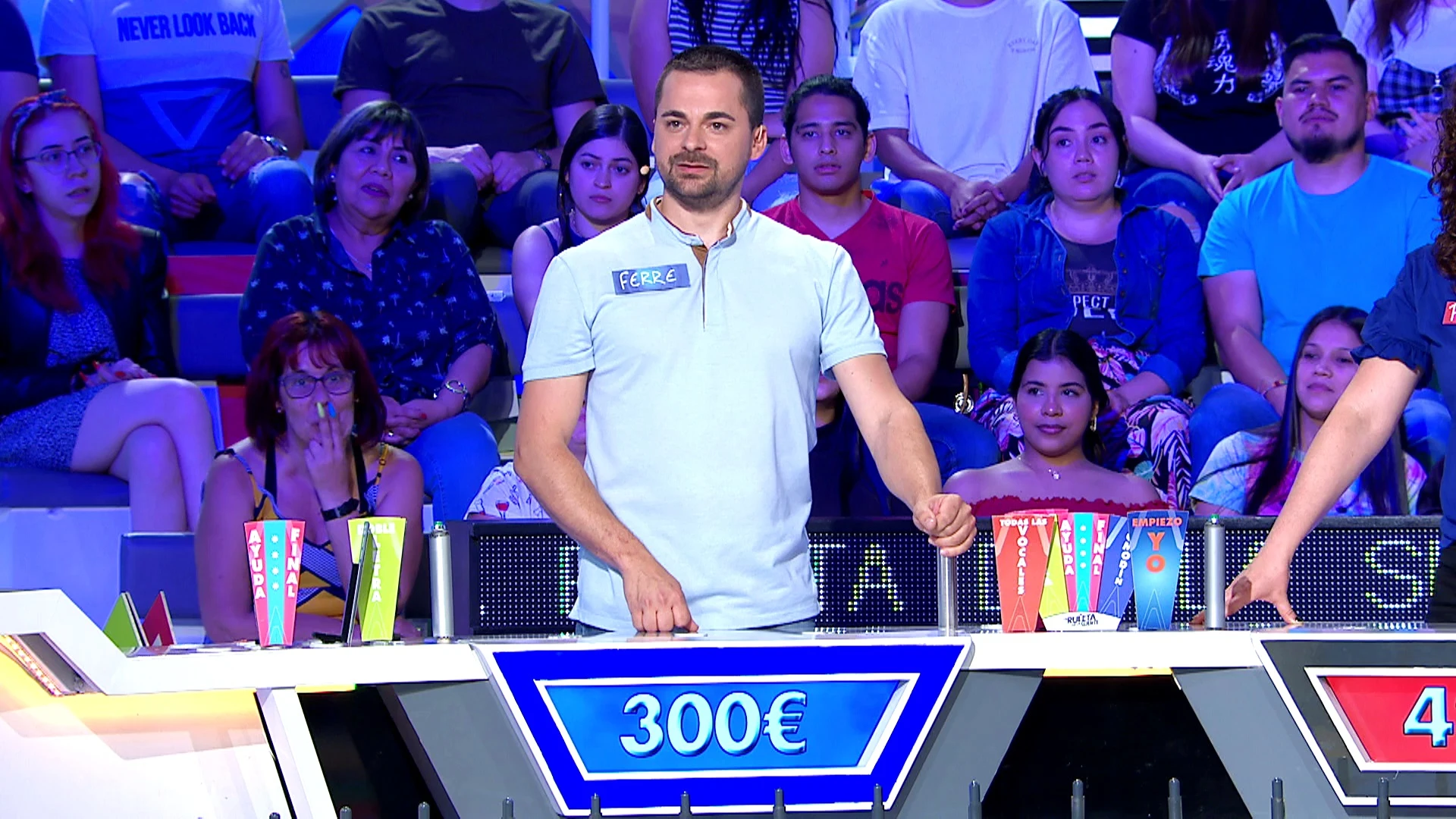 Ferre arriesga y dice consonante en el último segundo… ¿Se habrá llevado el panel? El concursante se ha quedado blanco en la última letra del panel.
