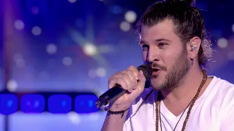 El quiromasajista hace su mejor masaje a los oídos con una espectacular versión de ‘Feeling good’ El quiromasajista hace su mejor masaje a los oídos con una espectacular versión de ‘Feeling good’