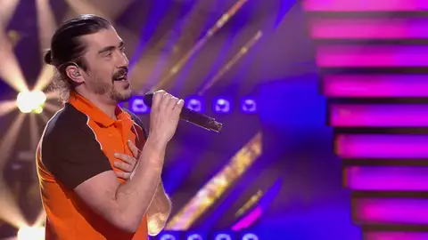 ¡El gasolinero vale petróleo! Lo demuestra al son de ‘Sabor a Mí’ ¡El gasolinero vale petróleo! Lo demuestra al son de ‘Sabor a Mí’