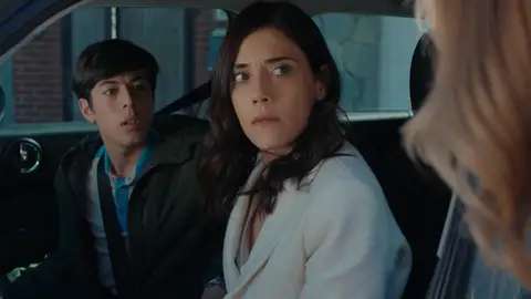 ¡Fuera de control!: Derin, dispuesta a todo para acabar con Asya…¿para siempre? (Destacada) Derin ha llegado al límite y solo tiene claro una cosa: acabar con su mayor enemiga.