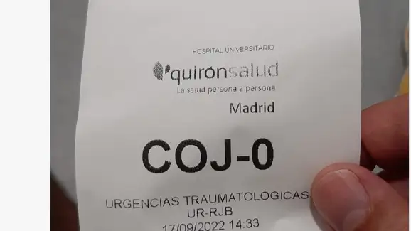 El ticket de un usuario al acudir a un Hospital por un esguince de rodilla El ticket de un usuario al acudir a un Hospital por un esguince de rodilla
