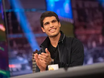 Carlos Alcaraz habla sobre su golpe imposible en el US Open: "Da mucho más gusto cuando haces un 'bolón'" Carlos Alcaraz habla sobre su golpe imposible en el US Open: "Da mucho más gusto cuando haces un 'bolón'"