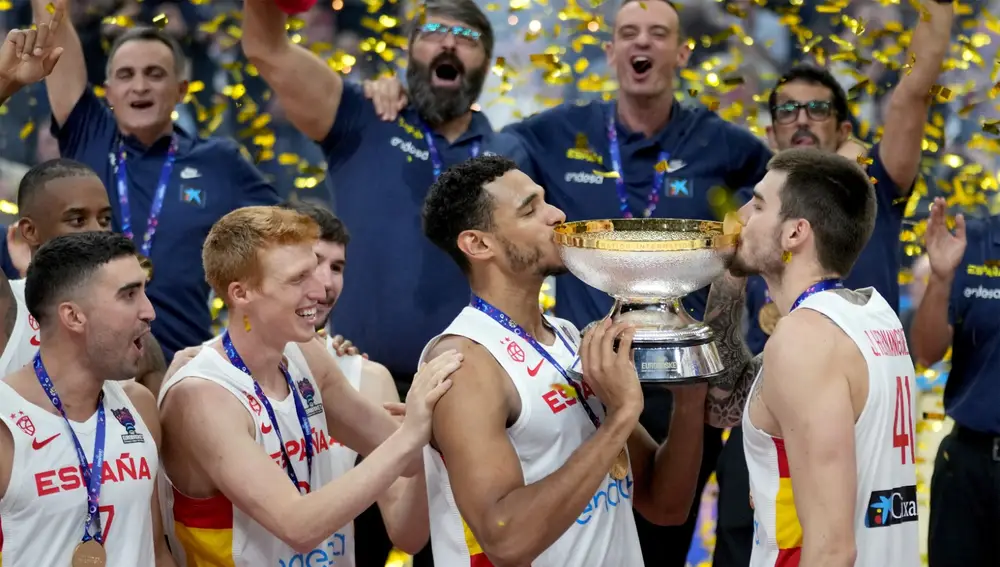 La Selección Española de Baloncesto celebra su victoria en el EuroBasket 2022