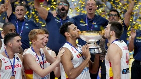La Selección Española de Baloncesto celebra su victoria en el EuroBasket 2022