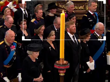 El protocolo sienta a los reyes de España al lado de Don Juan Carlos y doña Sofía El protocolo sienta a los reyes de España al lado de Don Juan Carlos y doña Sofía