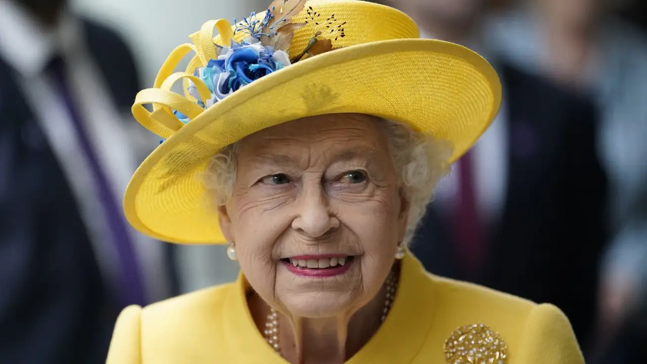 La reina Isabel II La reina Isabel II