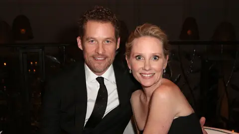 James Tupper y Anne Heche James Tupper y Anne Heche