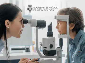Una revisión ocular Una revisión ocular