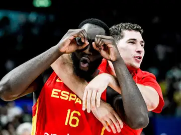 Usman Garuba festeja en la final del Eurobasket