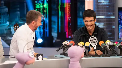 ¿Cuál es el secreto de sus dejadas?¿Qué opina del pádel?¿Un futuro junto a Federer? Carlos Alcaraz se sincera en 'El Hormiguero 3.0' ¿Cuál es el secreto de sus dejadas?¿Qué opina del pádel?¿Un futuro junto a Federer? Carlos Alcaraz se sincera en 'El Hormiguero 3.0'