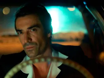 Fin de la venganza: ¡Hakan le salva la vida a Fekeli! Fin de la venganza: ¡Hakan le salva la vida a Fekeli!