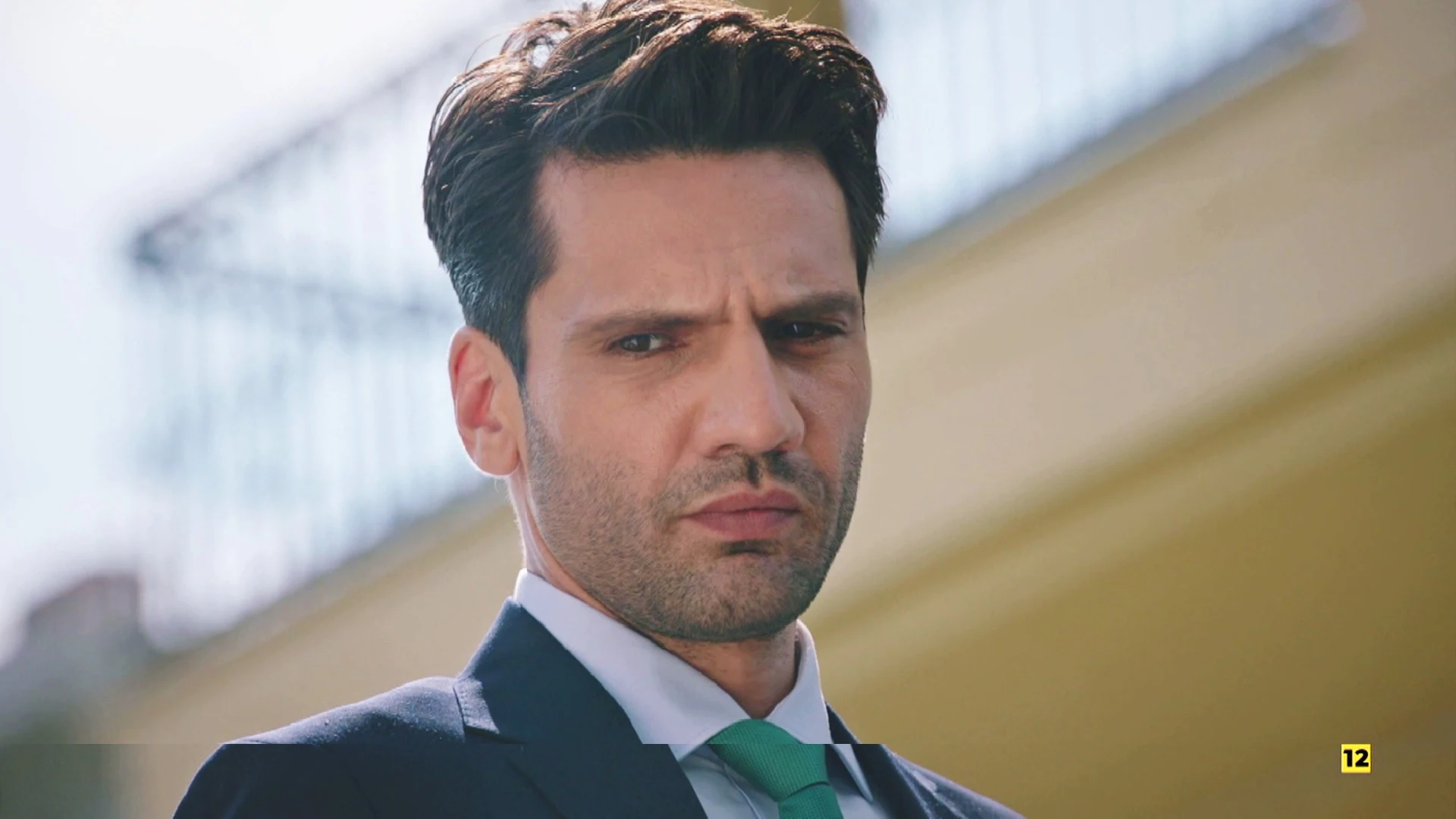 As&iacute; es Kaan Urgancıoğlu, el actor que da vida a Ilgaz Kaya en &lsquo;Secretos de Familia'